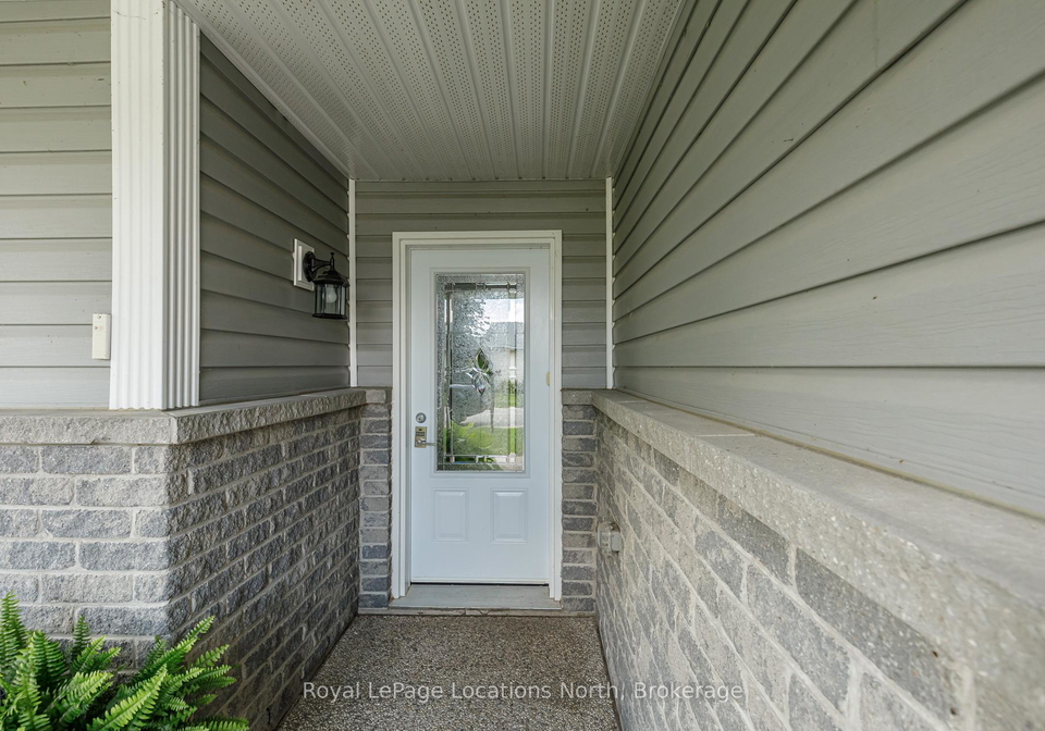 46-new-york-avenue-wasaga-beach-ontario-s12495386