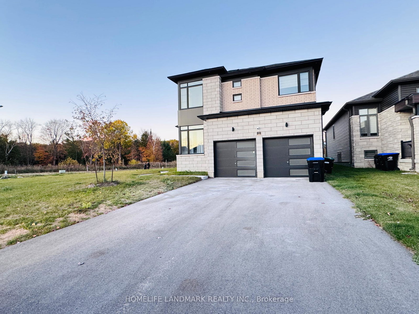 1-tran-street-wasaga-beach-ontario-s12497392