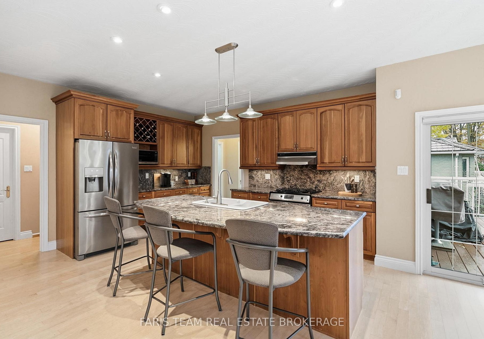 41-paddy-dunns-circle-springwater-ontario-s12513200