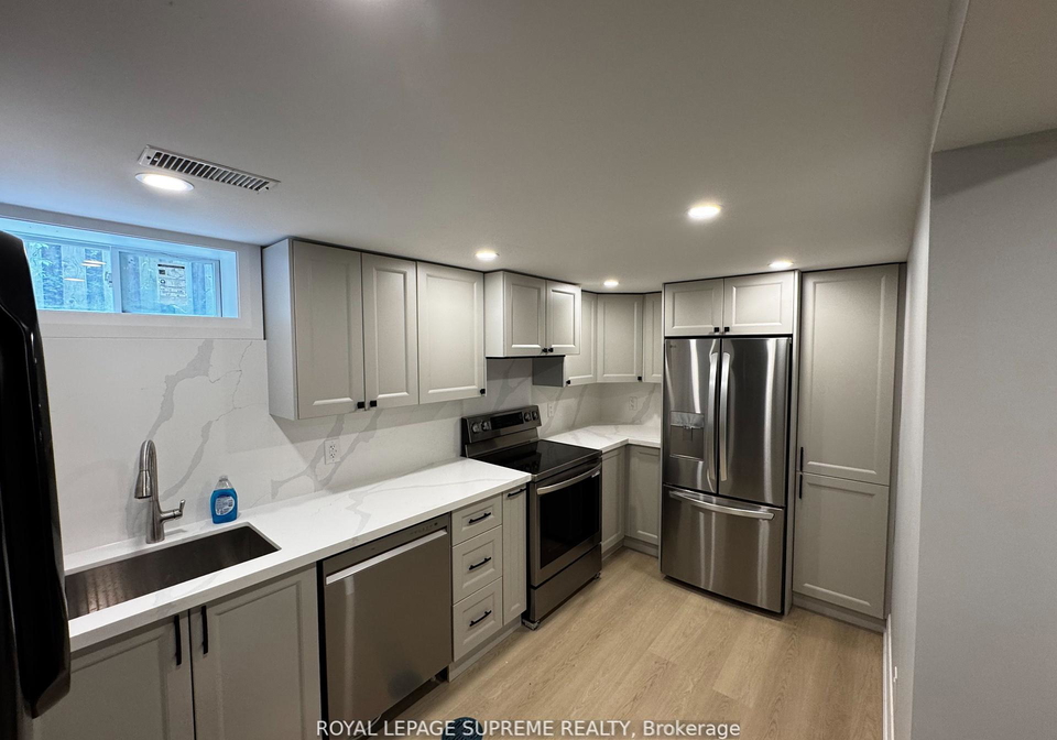 8-redwood-court-barrie-ontario-s12517110