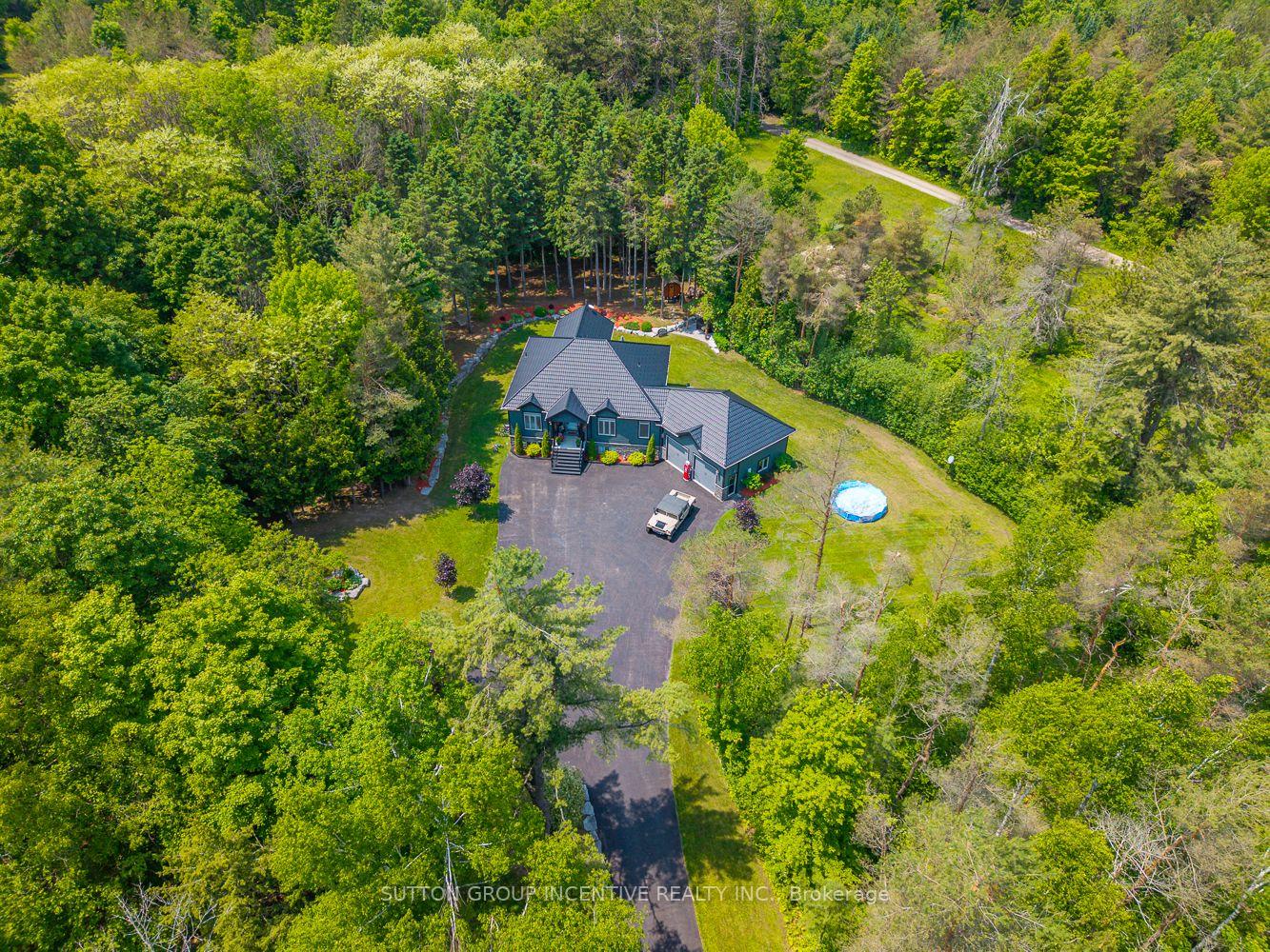 7070-93-highway-tiny-ontario-s12522594