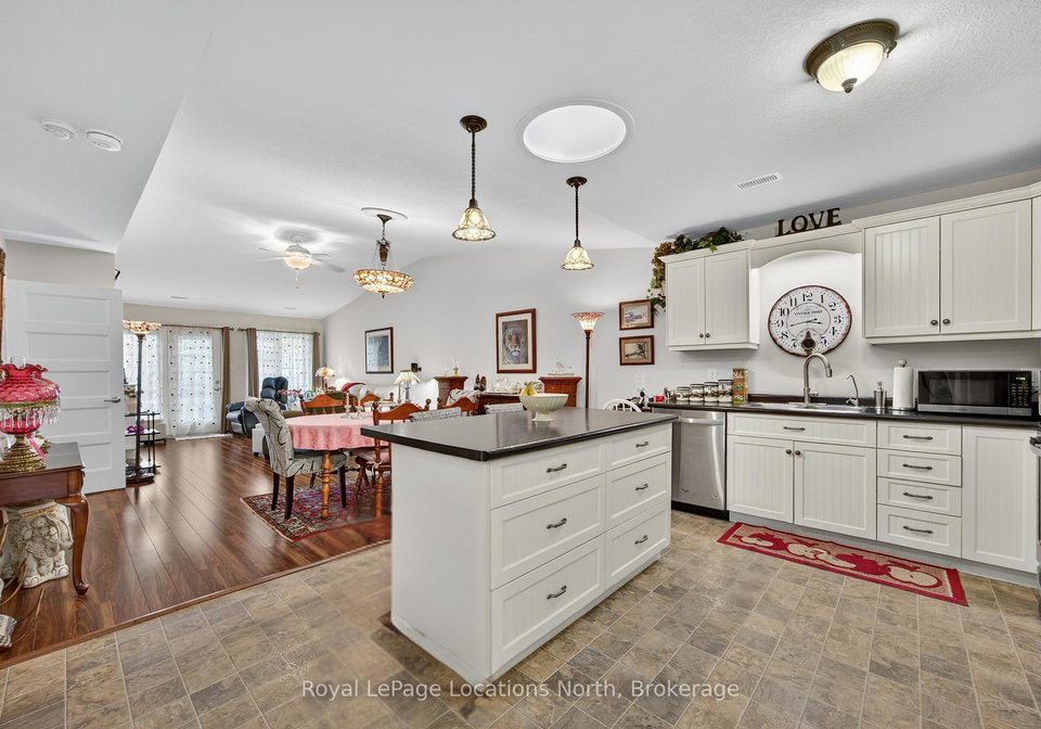 19-chestnut-lane-wasaga-beach-ontario-s12523074