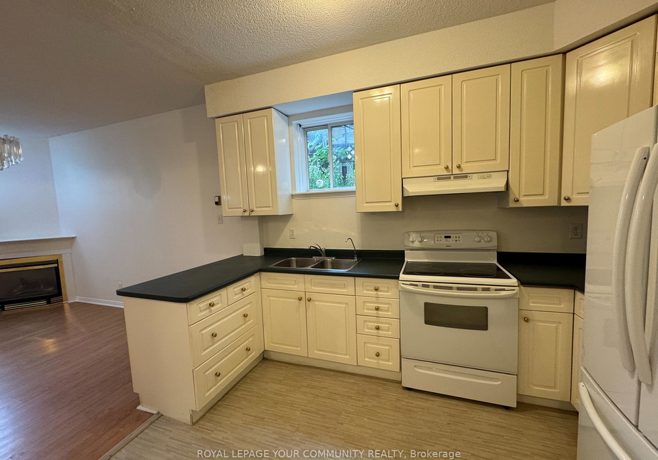 32-ward-drive-barrie-ontario-s12523382
