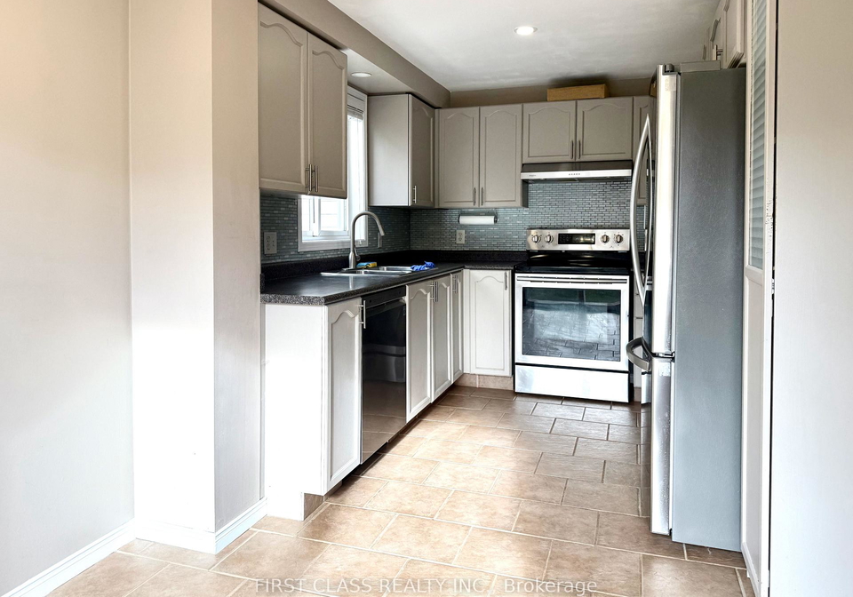 13-benjamin-lane-barrie-ontario-s12525974