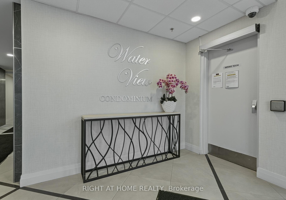 6-toronto-street-barrie-ontario-s12526486