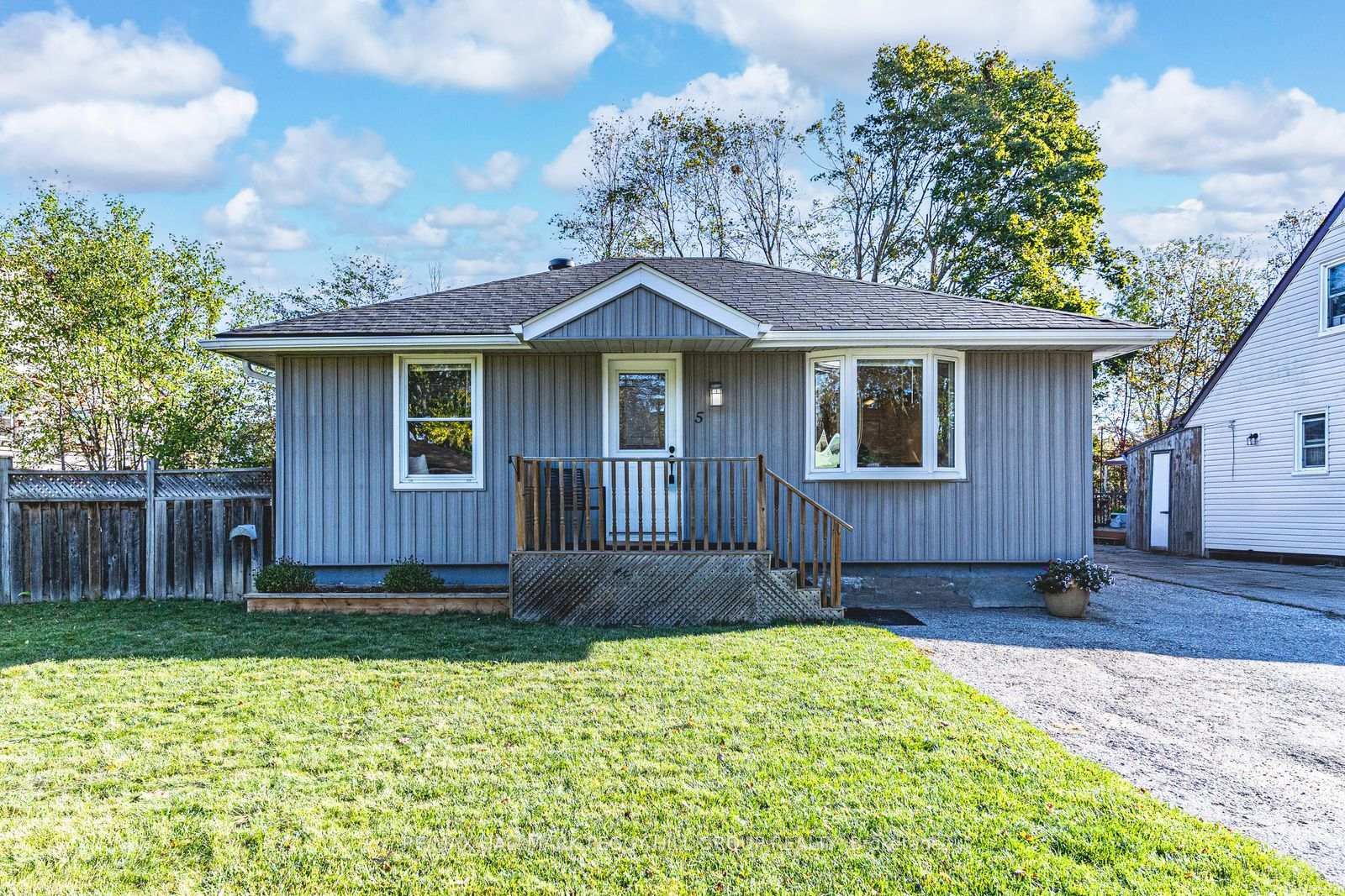 5-newton-street-barrie-ontario-s12534368