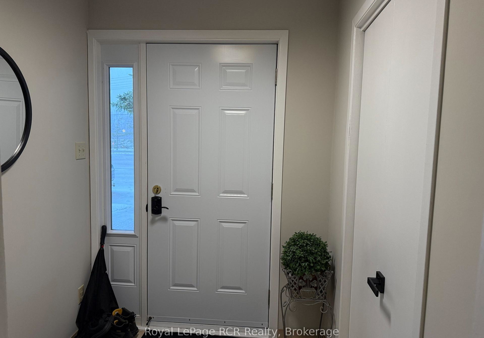 trafalgar-road-collingwood-ontario-s12554722
