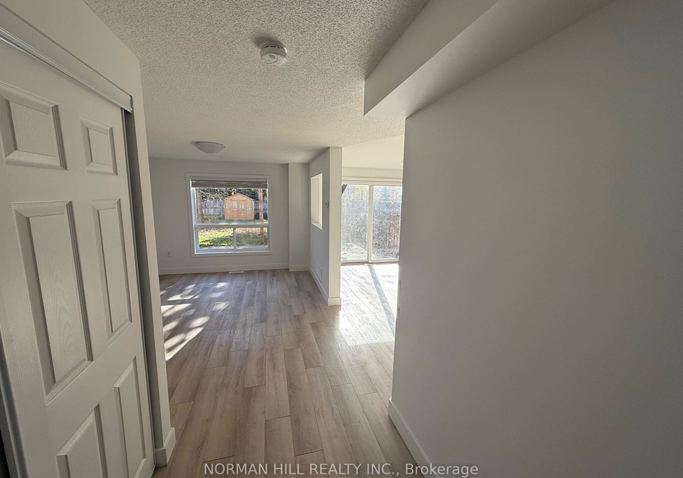 17-hewitt-place-barrie-ontario-s12556098