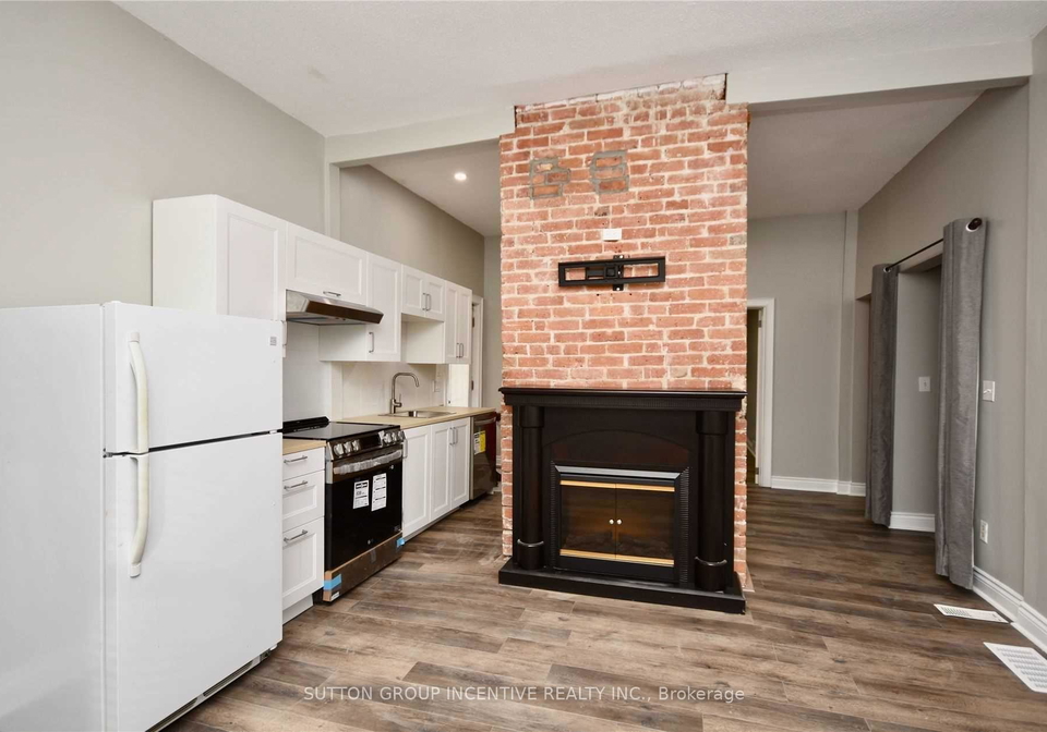 32codrington-street-barrie-ontario-s12556918