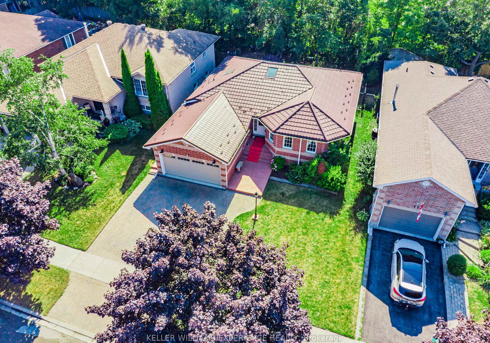 8-kell-place-barrie-ontario-s12564972