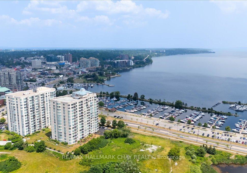 2-toronto-street-barrie-ontario-s12572660