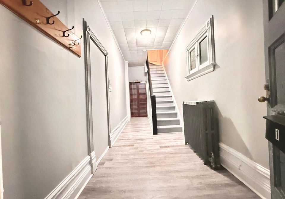 212-bradford-street-barrie-ontario-s12579344