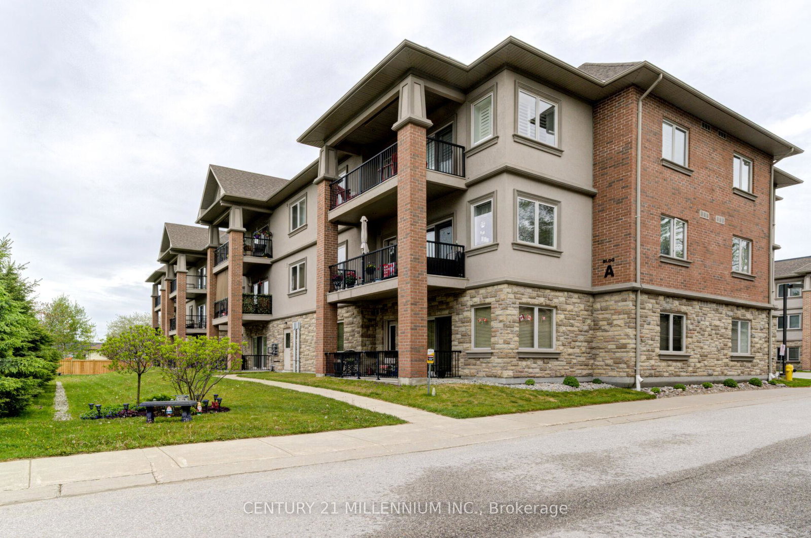19a-yonge-street-n-springwater-ontario-s12584760