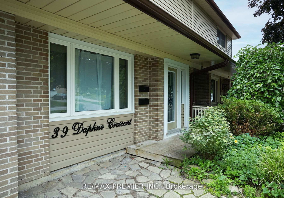 39-daphne-crescent-barrie-ontario-s12584930