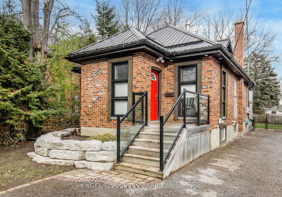17-thomson-street-barrie-ontario-s12585506