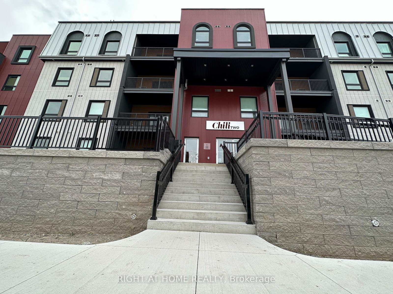 1-chef-lane-barrie-ontario-s12593056