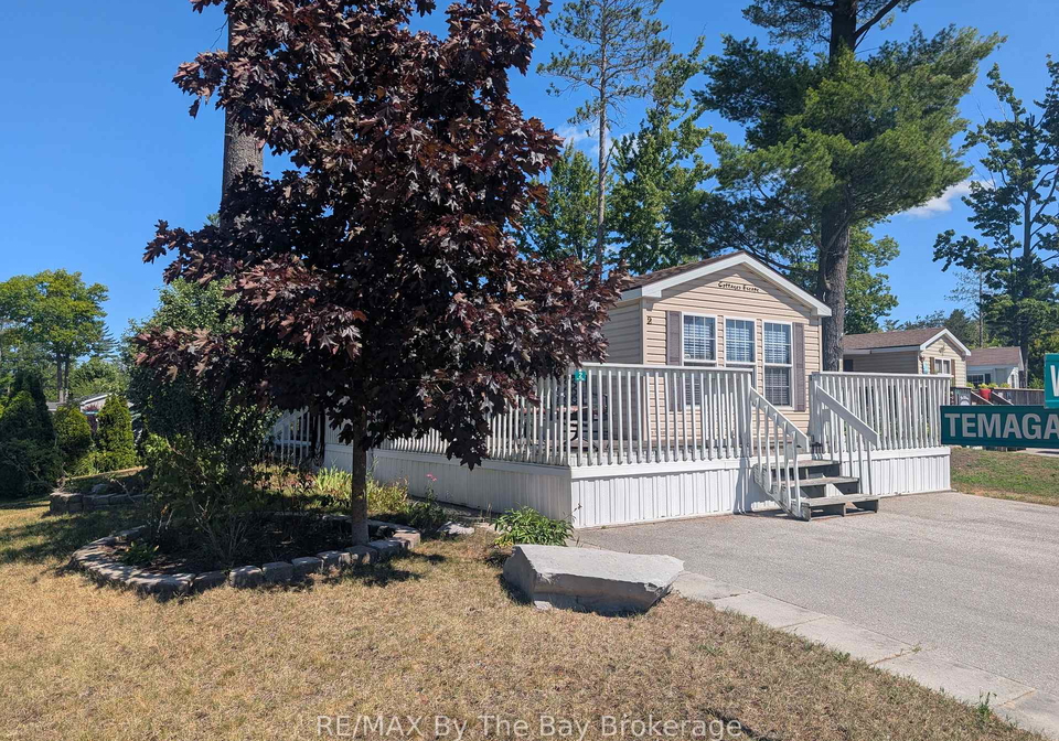 2-white-pines-trail-wasaga-beach-ontario-s12596254