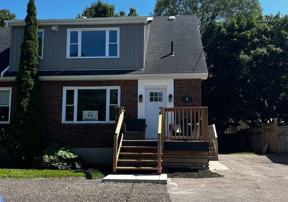 9-gunn-street-barrie-ontario-s12597260