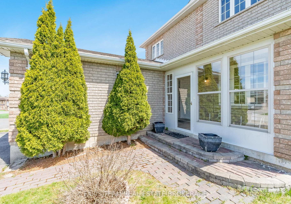 17-nicole-marie-avenue-barrie-ontario-s12598928