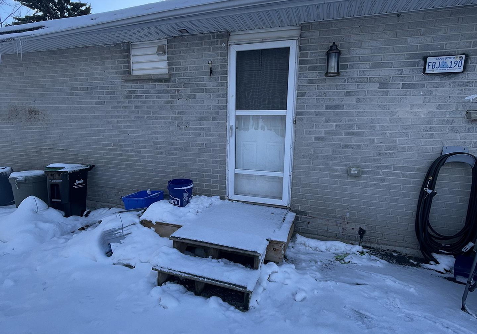 8-daphne-crescent-barrie-ontario-s12600376