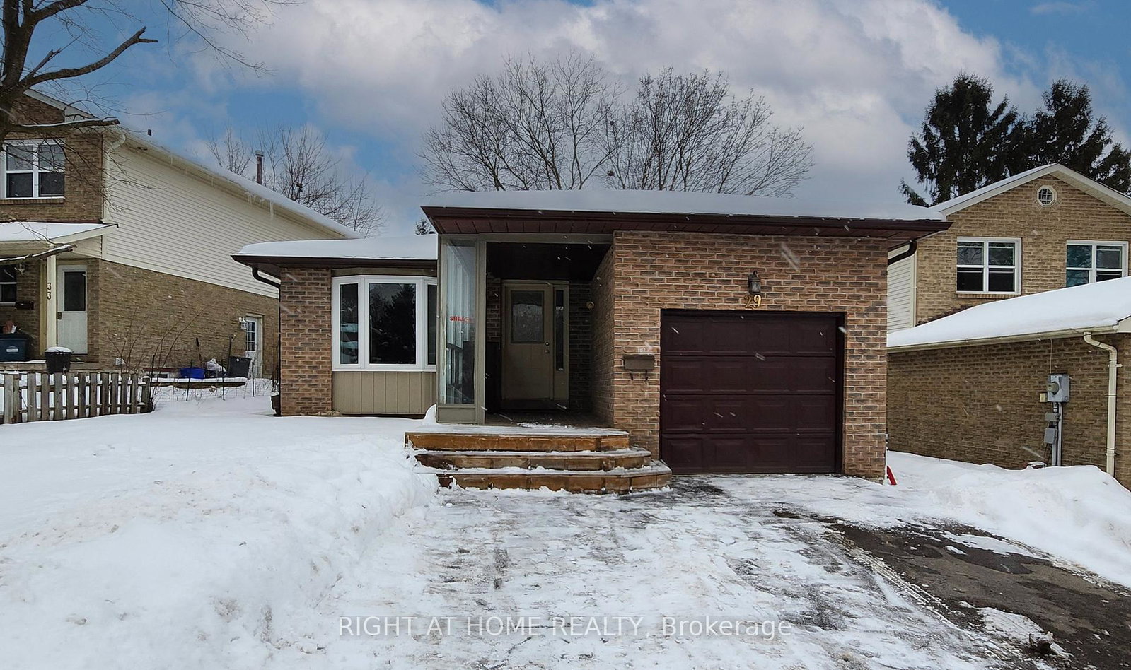 29-fox-run-barrie-ontario-s12611436