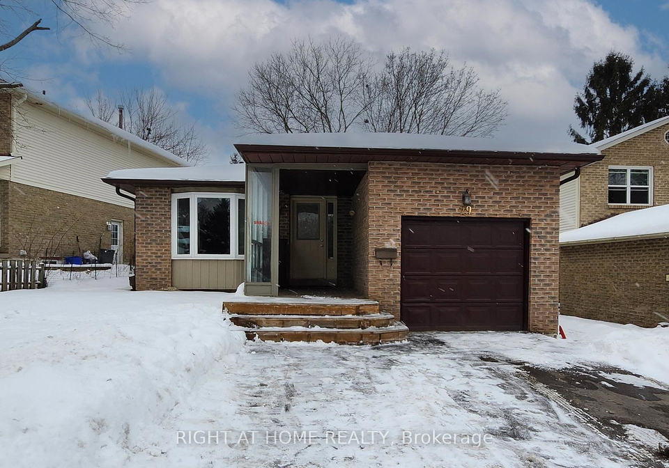 29-fox-run-barrie-ontario-s12611436