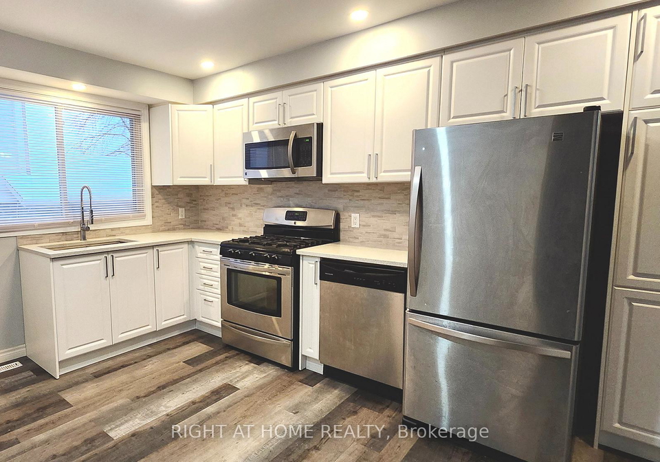 29-fox-run-barrie-ontario-s12611436