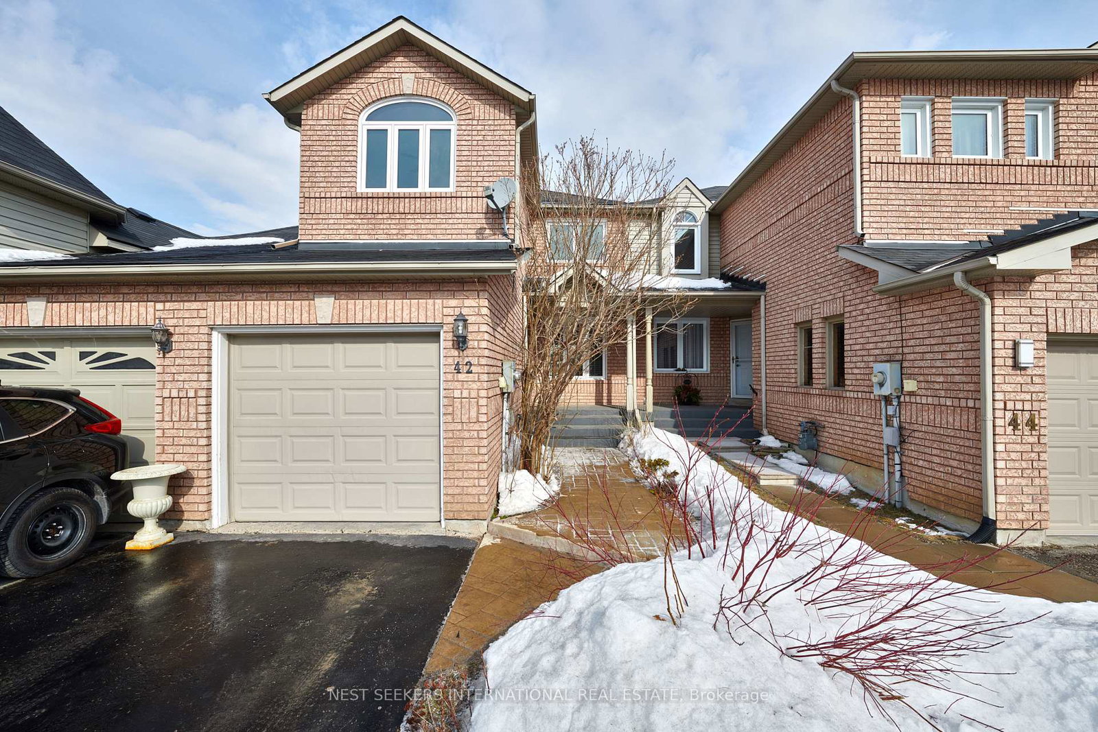 42-montserrand-street-barrie-ontario-s12616314