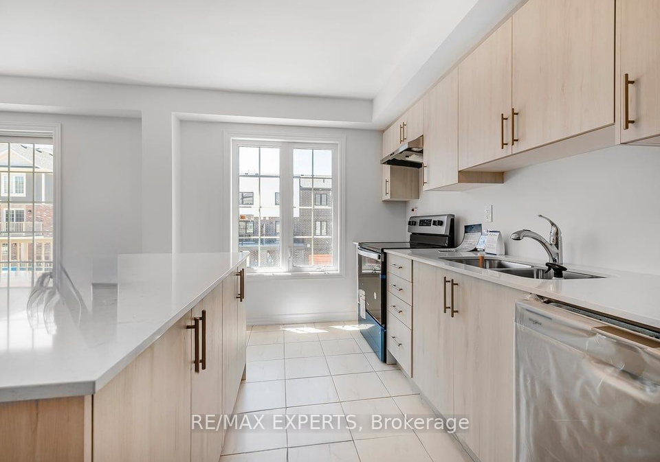 20-silo-mews-barrie-ontario-s12617132