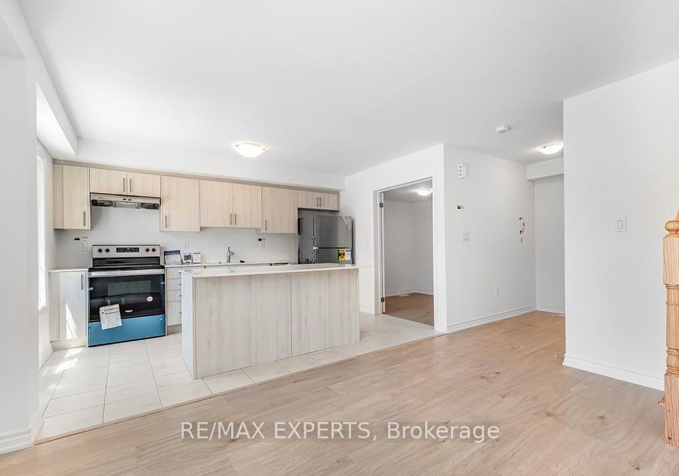 20-silo-mews-barrie-ontario-s12617132