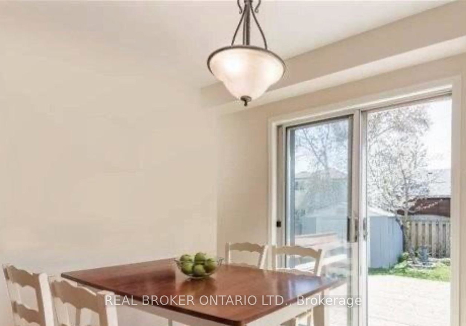 7-pae-drive-barrie-ontario-s12619318