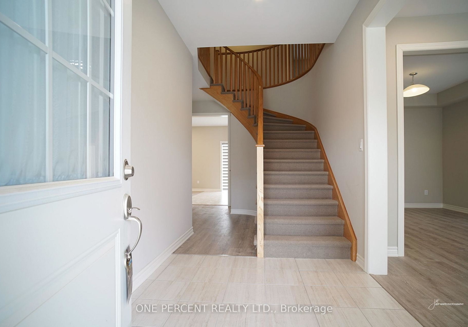 242-springfield-crescent-clearview-ontario-s12627604
