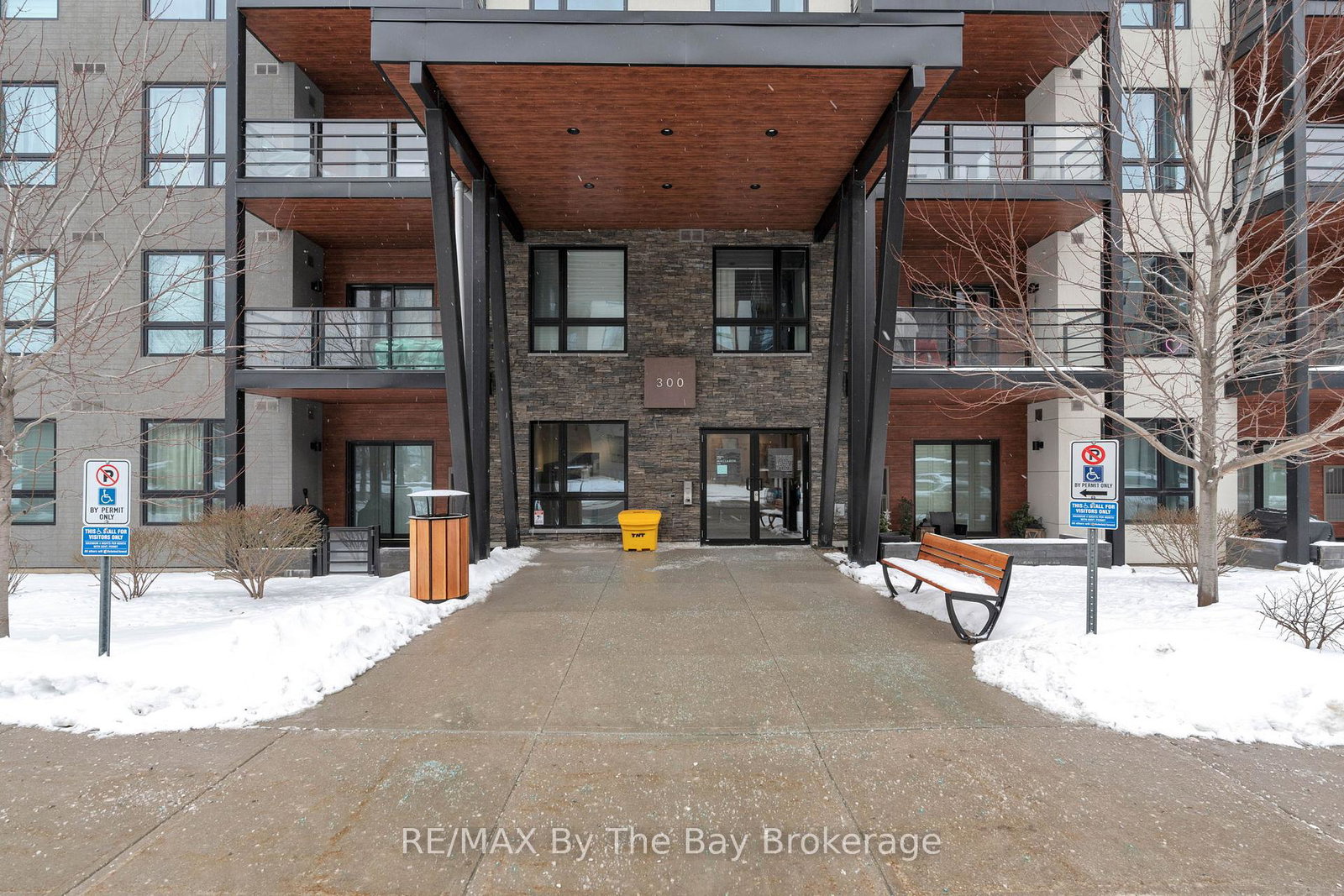 300-essa-road-barrie-ontario-s12633768