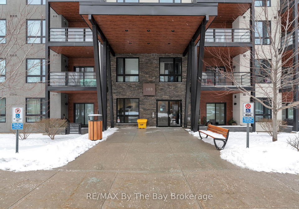 300-essa-road-barrie-ontario-s12633768