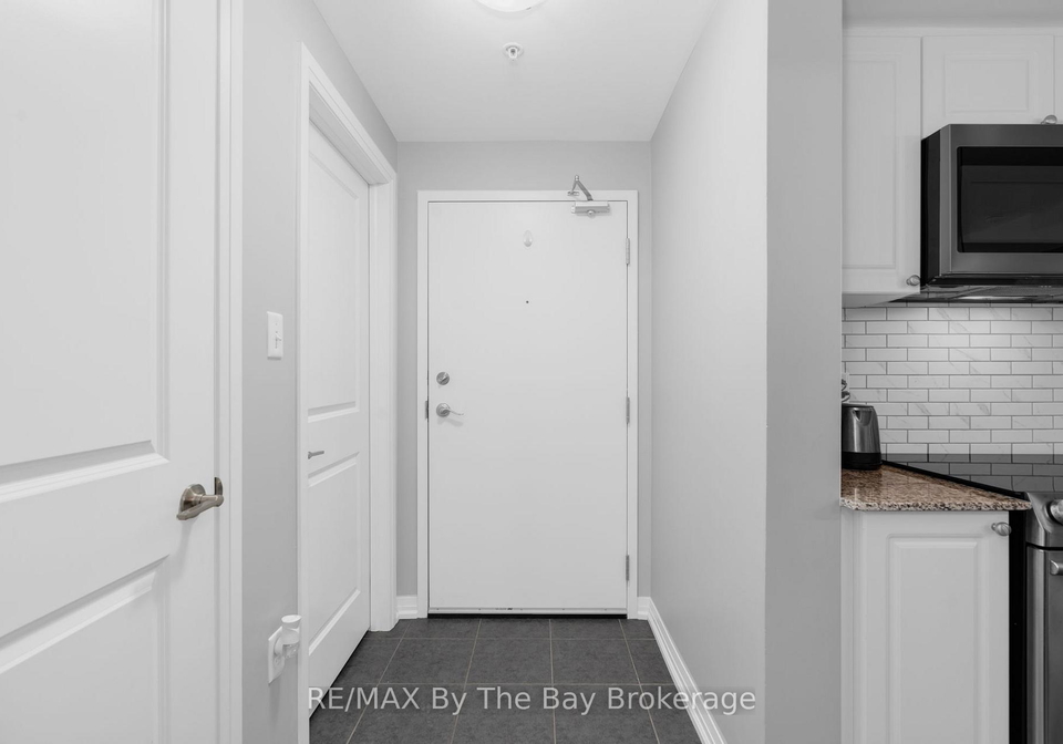300-essa-road-barrie-ontario-s12633768