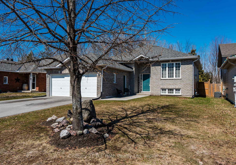 77-georgias-walk-tay-ontario-s12635172