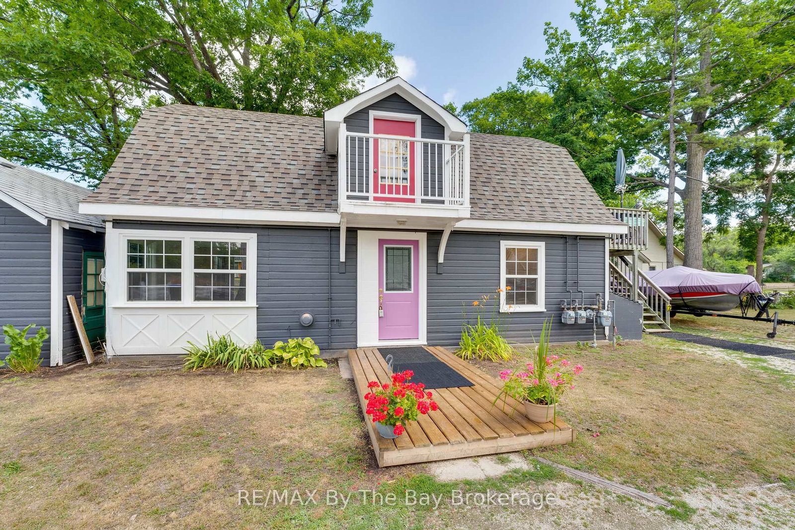 1067-mosley-street-wasaga-beach-ontario-s12638350