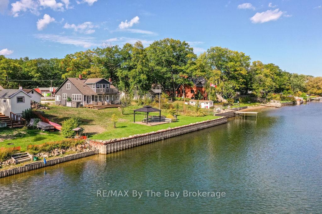 1067-mosley-street-wasaga-beach-ontario-s12638356