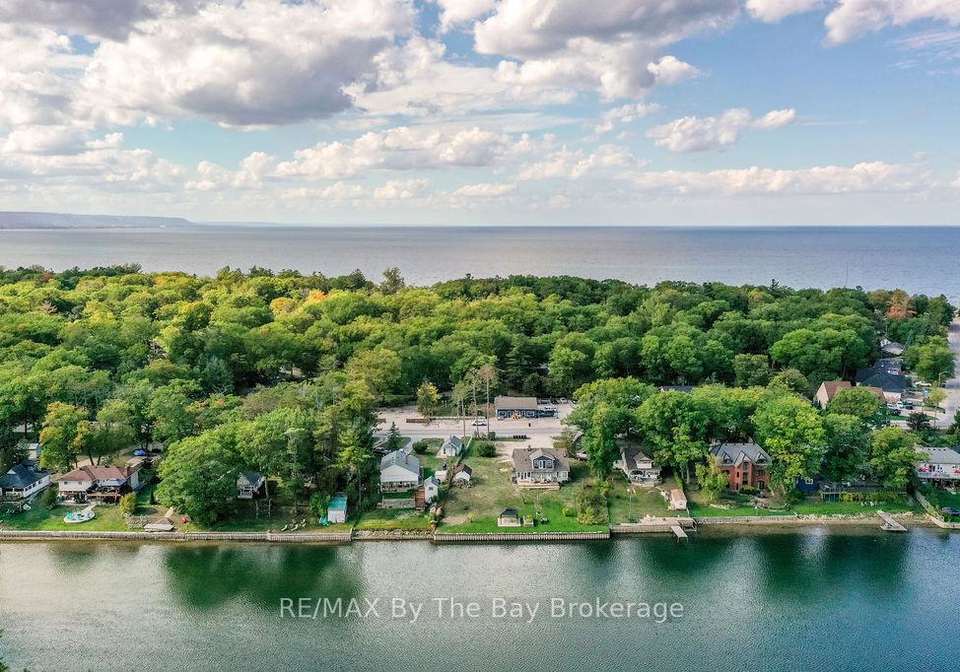 1067-mosley-street-wasaga-beach-ontario-s12638356