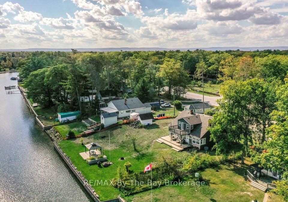 1067-mosley-street-wasaga-beach-ontario-s12638356