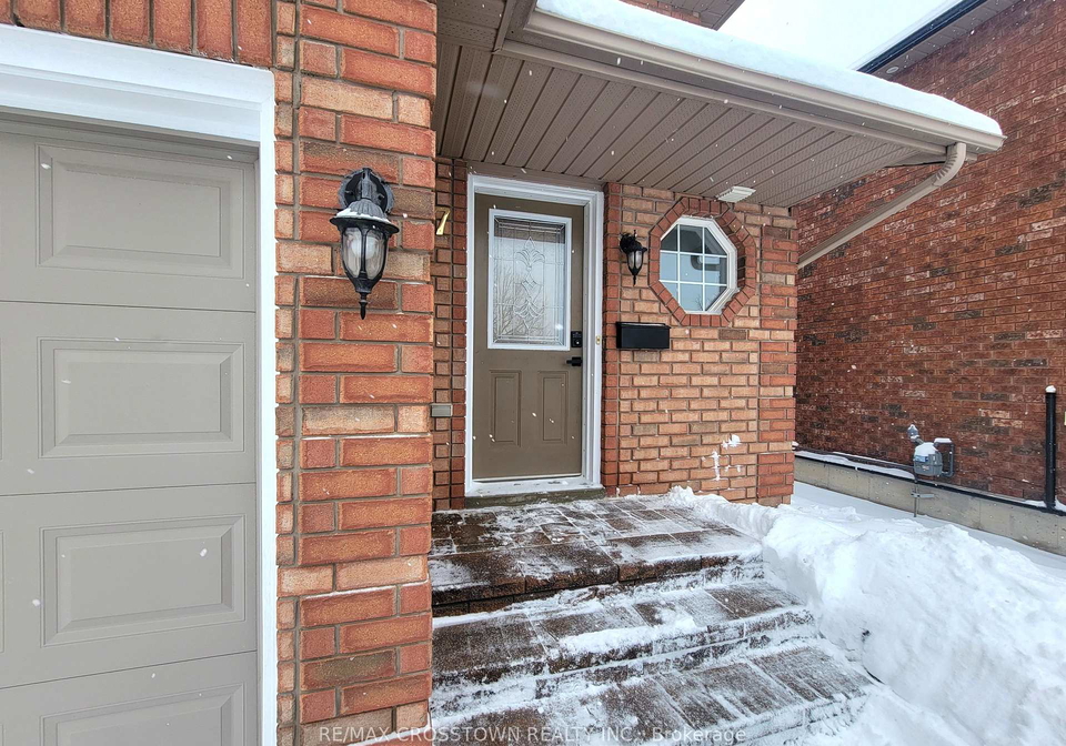 7-addison-trail-barrie-ontario-s12638710