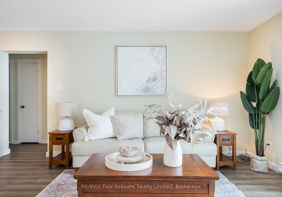 44-trott-boulevard-collingwood-ontario-s12639660
