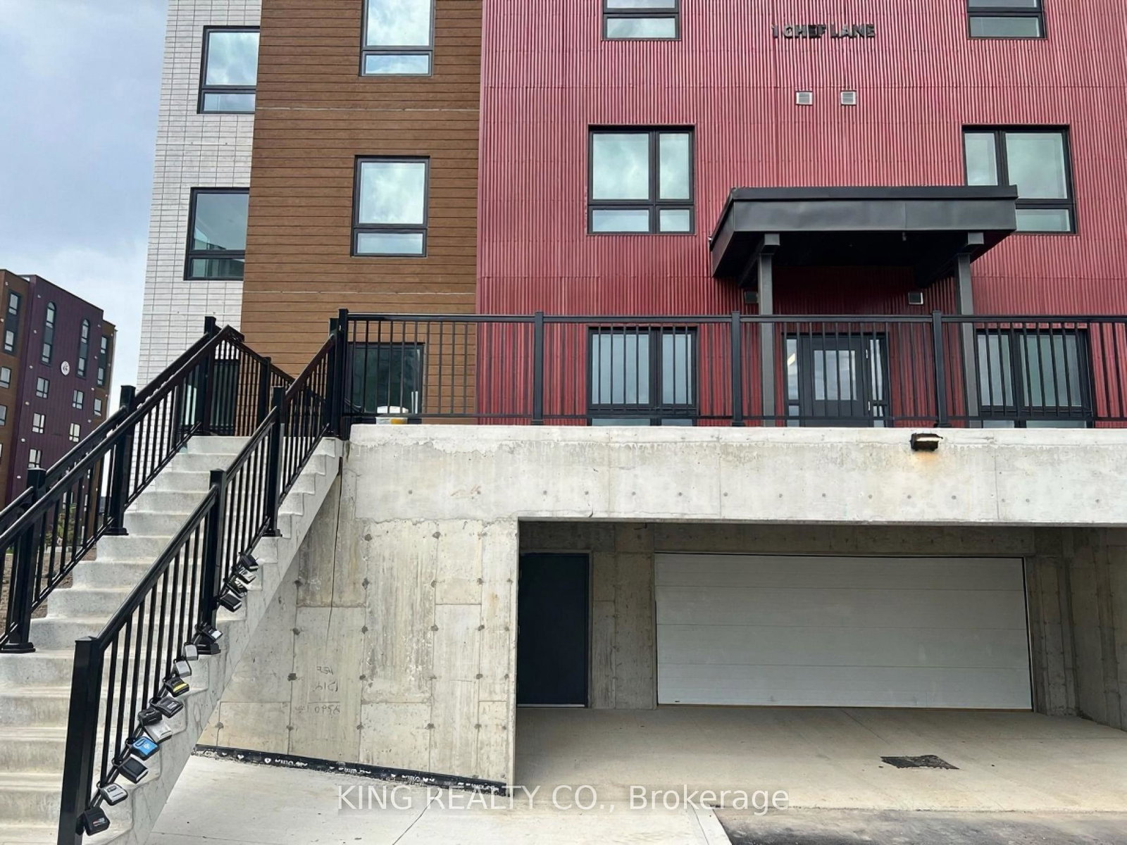 1-chef-lane-barrie-ontario-s12640552