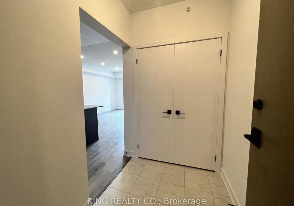 1-chef-lane-barrie-ontario-s12640552