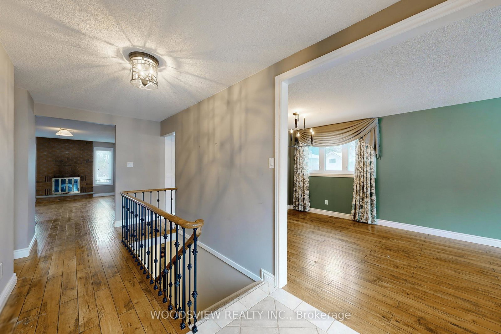 2-charles-court-barrie-ontario-s12640784