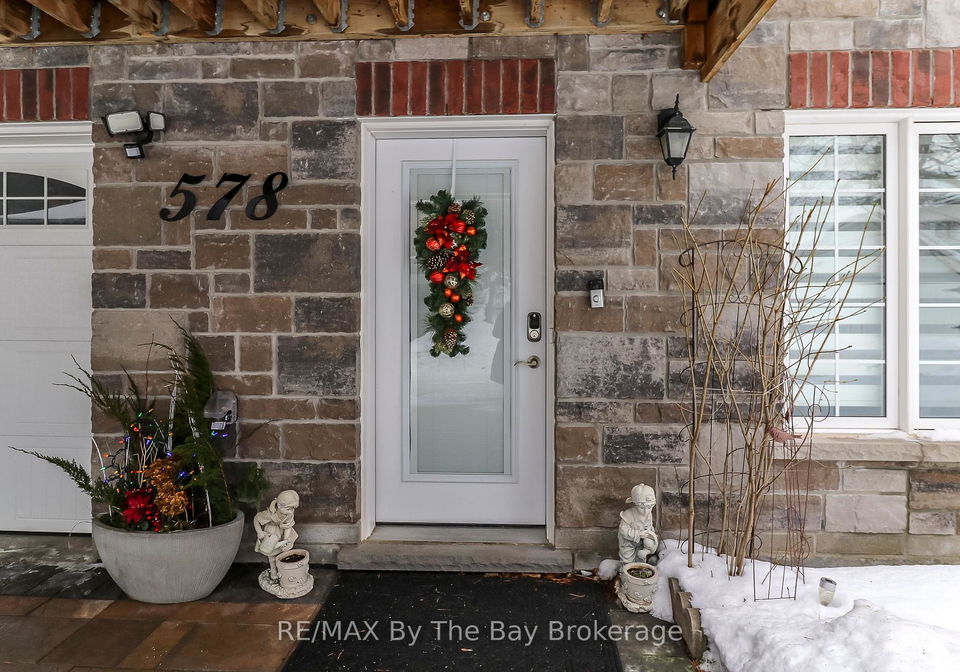 578-mosley-street-wasaga-beach-ontario-s12642344