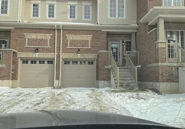 6-wagon-lane-n-barrie-ontario-s12642800
