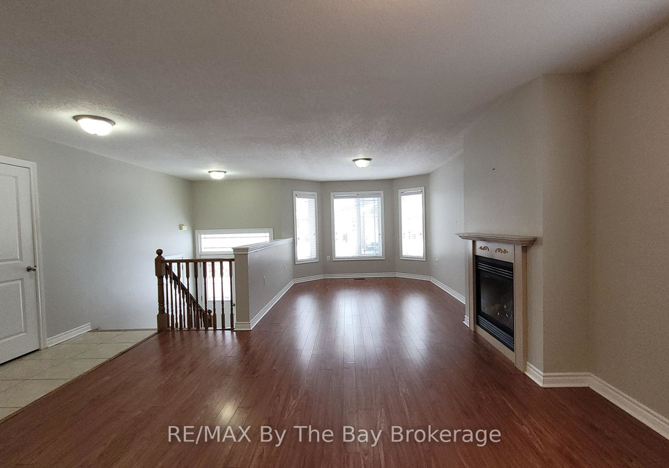 42-tona-trail-wasaga-beach-ontario-s12644094