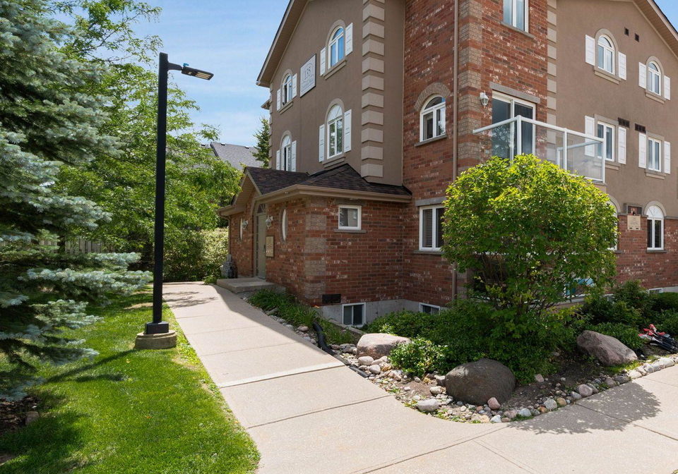 135-sydenham-wells-barrie-ontario-s12644312