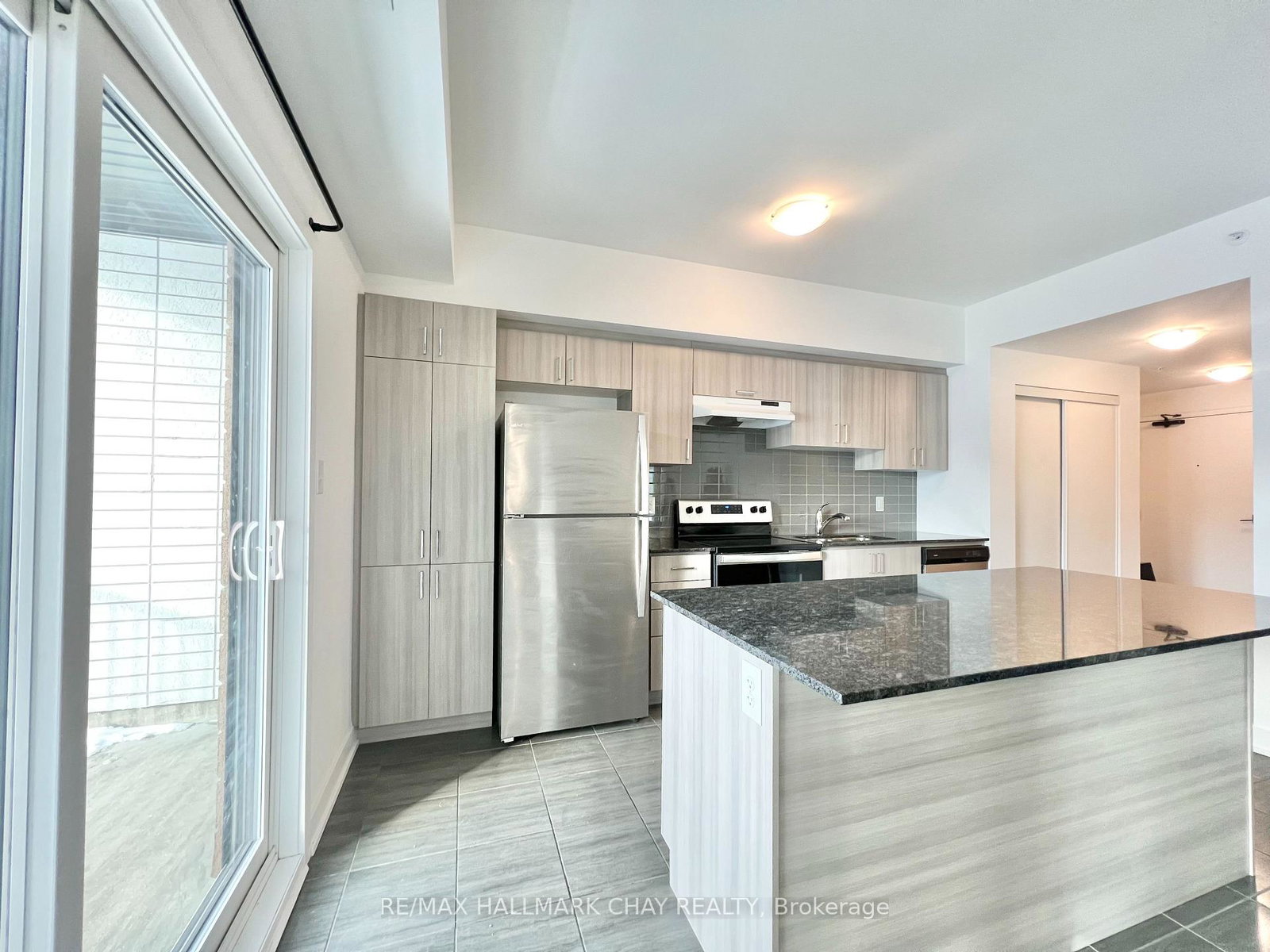 1-chef-lane-barrie-ontario-s12645070